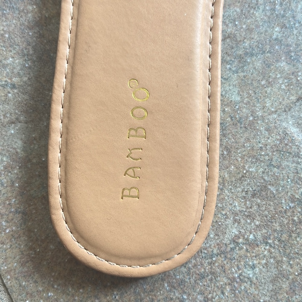 Bamboo Seashell Sandals - Picture 3 of 4